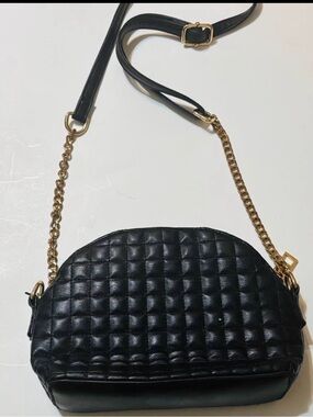 Quilted Black Crossbody Bag with Gold Chain Strap